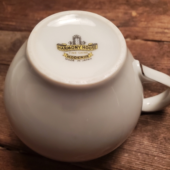 Fine China Serveware Set - Picture 7 of 11